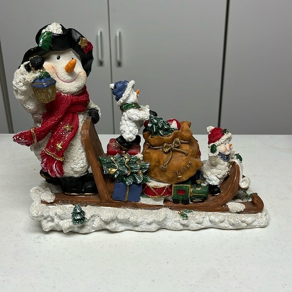 Snowmen in the Snow Figure - Picture 1 of 12